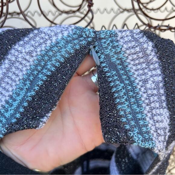 ST. JOHN SPORT BY MARIE GRAY sleeveless blouse tank top blue black silver stripe - Picture 10 of 10